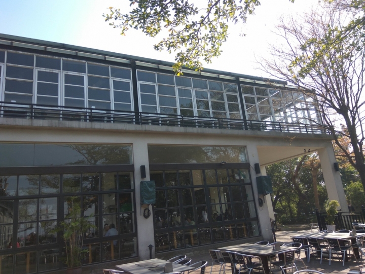 [景觀&親子餐廳/簡餐]彰化市八卦山附近的卦山月圓食記~適合帶小朋友來玩~適合親子聚餐~適合假日走一走