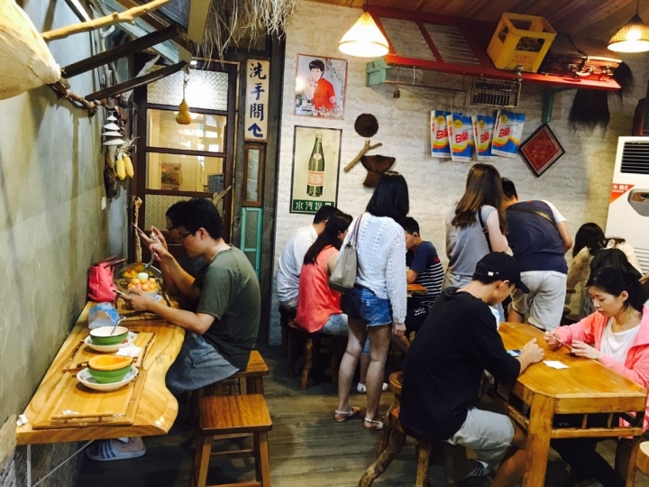 【新竹美食】尋庄懷舊冰店-哈密瓜芒果雪花冰超犯規、抹茶西瓜冰意想不到的搭