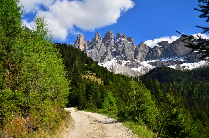 [義大利北部景點] 世界遺產(Dolomite) ♣道羅麥特山♣ 歐洲最美的壯麗山景(val de funes）