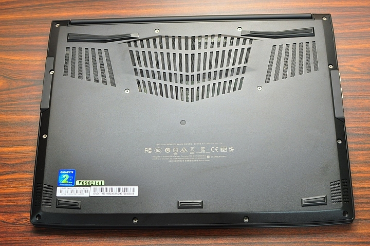 GIGABYTE Aero14(GTX 1050 Ti)，結合新技術，打造完美高效商務機