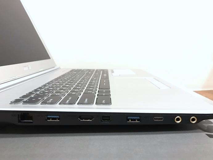 MSI美型商務機 PE62 7RD 簡易開箱