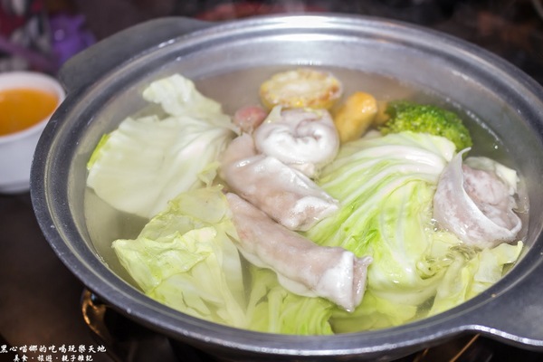(邀稿)高雄新興︱野饌日式炭火燒肉火烤兩吃吃到飽