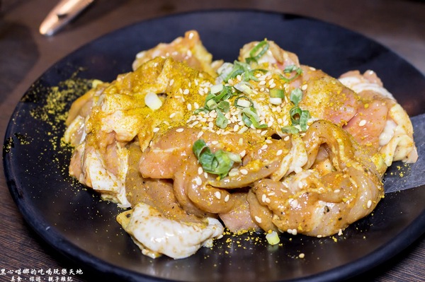 (邀稿)高雄新興︱野饌日式炭火燒肉火烤兩吃吃到飽