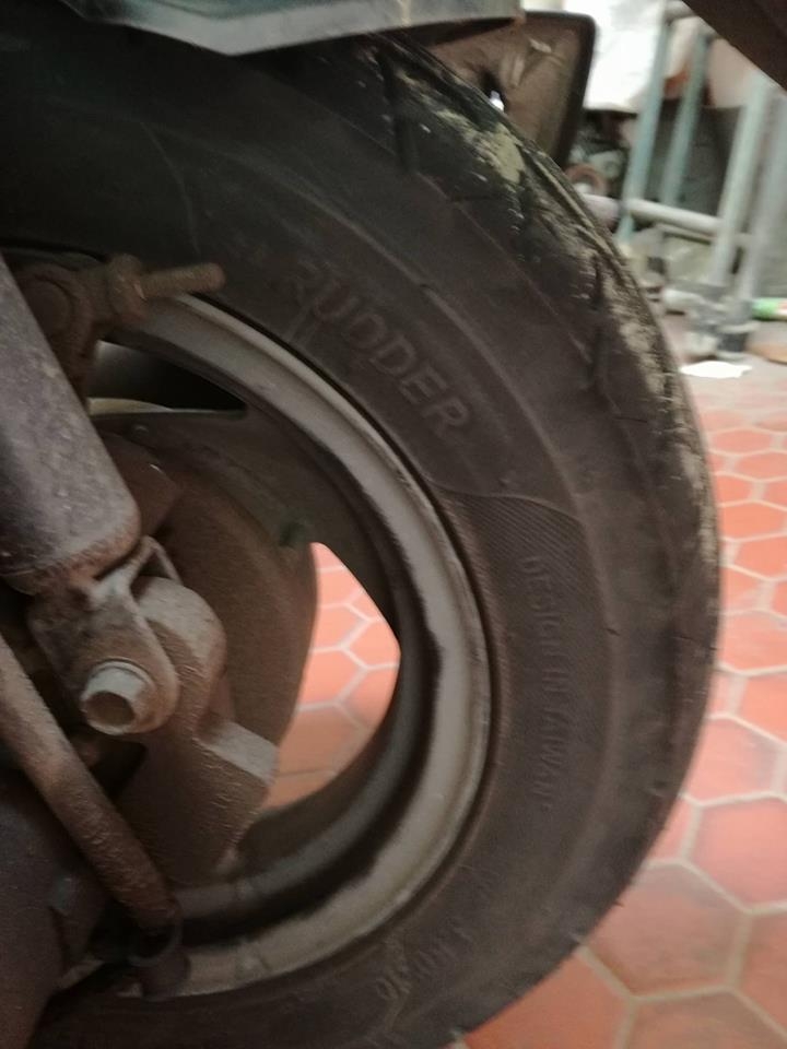 請問誰知道這是啥輪胎...