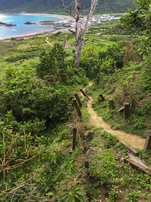[遊記] 蘭嶼四天三夜 (東清灣 青青草原 祈禱山 拼板舟 日出日落.......)