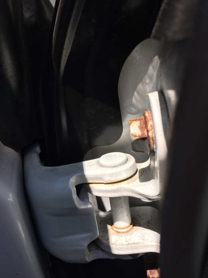 Lexus車門螺帽生鏽狀況處理