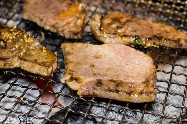 (邀稿)高雄新興︱野饌日式炭火燒肉火烤兩吃吃到飽