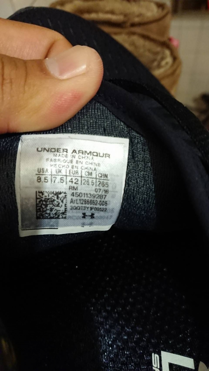 Under Armour鞋標問題