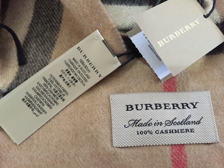[分享] Burberry LONDON LEATHER 護照夾 & CASHNERE 圍巾