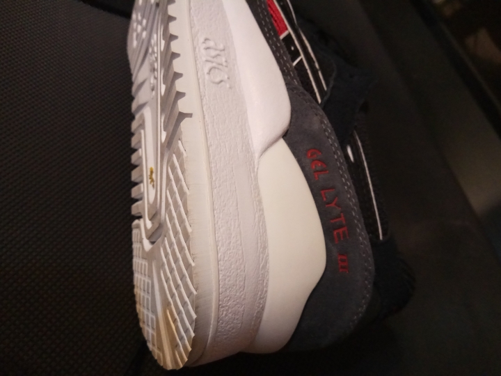 ABC MART的ASICS GEL LYTE3大特價，但是?