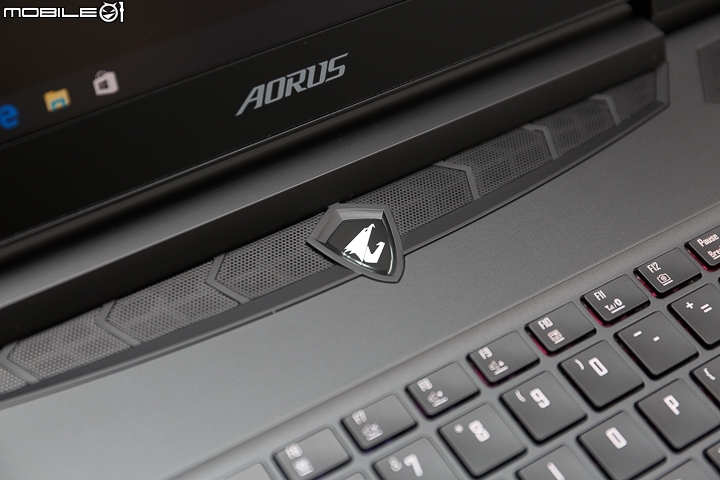 薄型機身 高階效能 AORUS X7 DT v7 電競筆電