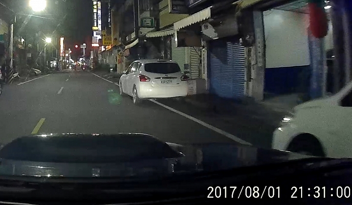 小蟻行車記錄器  v.s 小蟻 2.7k 行車記錄器