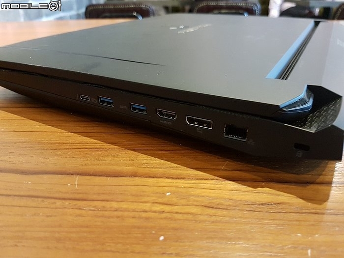 [開箱] 影音完美的17吋電競大筆電Predator 17X