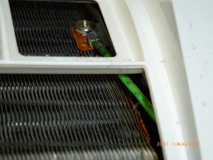 日立分離式冷氣RAC28-JB室內機鋁片生銹