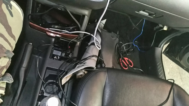 【MIO R58】行車紀錄器!!福特ESCAPE 2.3實測安裝!!進度:維修完成，重新安裝後正常運行