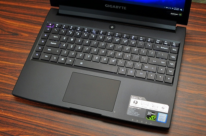 GIGABYTE Aero14(GTX 1050 Ti)，結合新技術，打造完美高效商務機