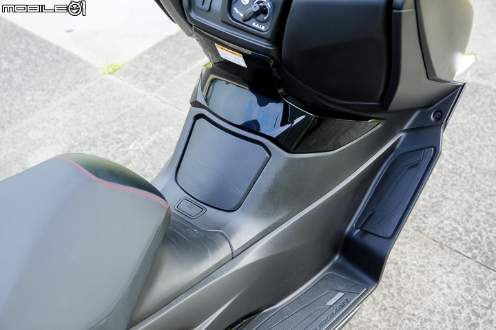 進口黃牌羊之爭 SUZUKI Burgman 400 ABS