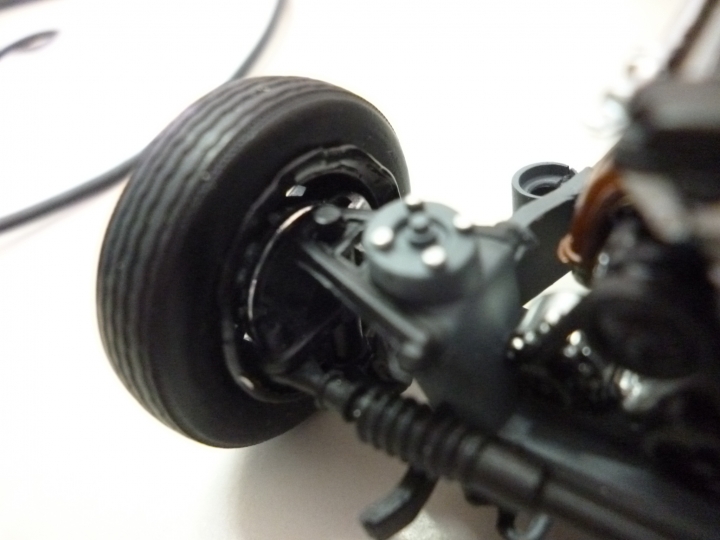 【菜鳥】Ebbro 1/24 Toyota 2000GT保養問題