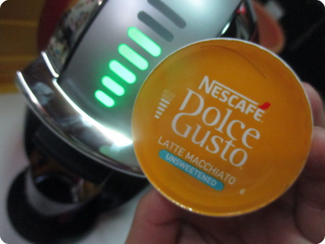 (開箱) 【"GENIO 2"】紅企鵝「雀巢多趣酷思膠囊咖啡機 NESCAFE Dolce Gusto」。