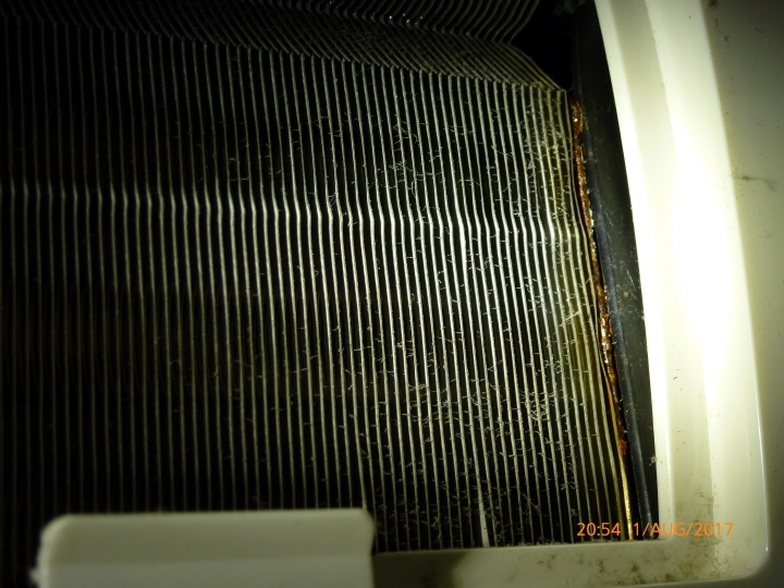 日立分離式冷氣RAC28-JB室內機鋁片生銹