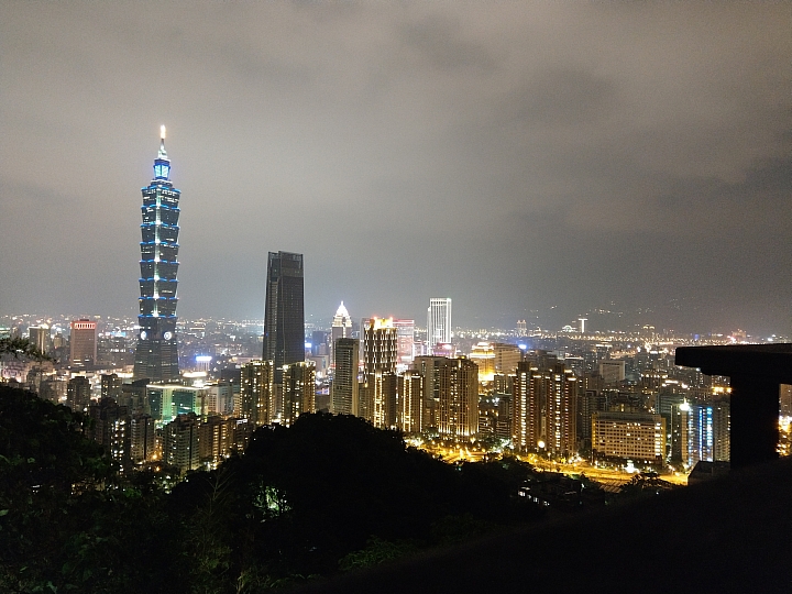 U11登象山 夕陽+夜景照片