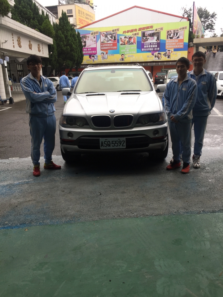 第一代X5 E53上20吋鍛造鋁圈也能蹦出新滋味~~~D1 SPEC