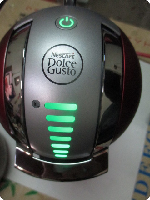 (開箱) 【"GENIO 2"】紅企鵝「雀巢多趣酷思膠囊咖啡機 NESCAFE Dolce Gusto」。