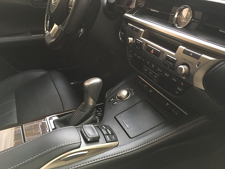 ES300h的開箱