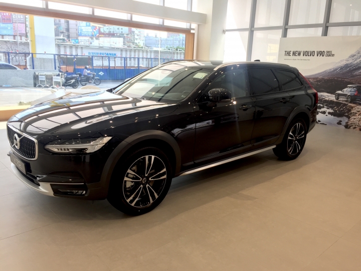 保養兼賞車 V90和V90CC