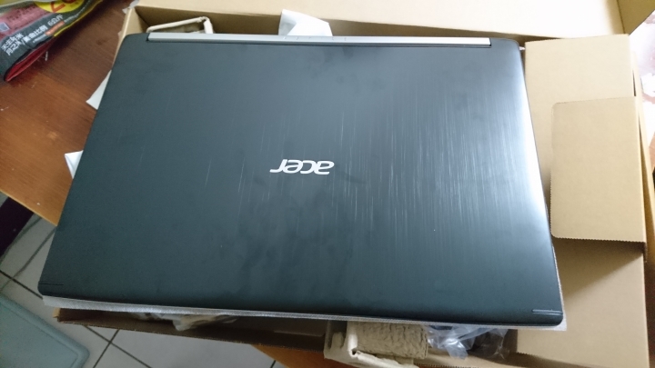 ACER Aspire A715-71G-54UE不專業小開箱~~