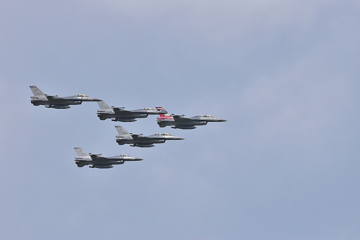 (附行程表)8月12日岡山空軍官校開放營區：Nikon D5600+200~500mm也去追戰鬥機了