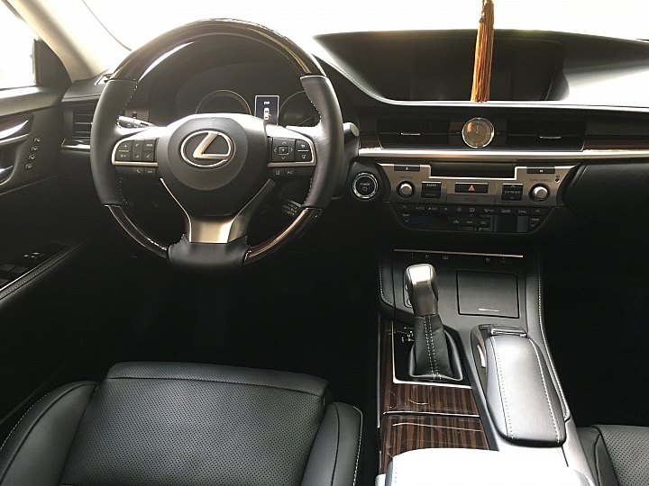 ES300h的開箱