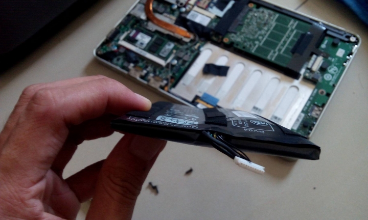 S1082電池爆了，哪裡可以購買電池？原場副廠皆可！