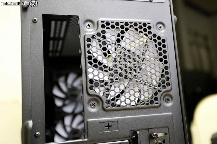 ANTEC P8 玻璃透側機殼開箱安裝心得