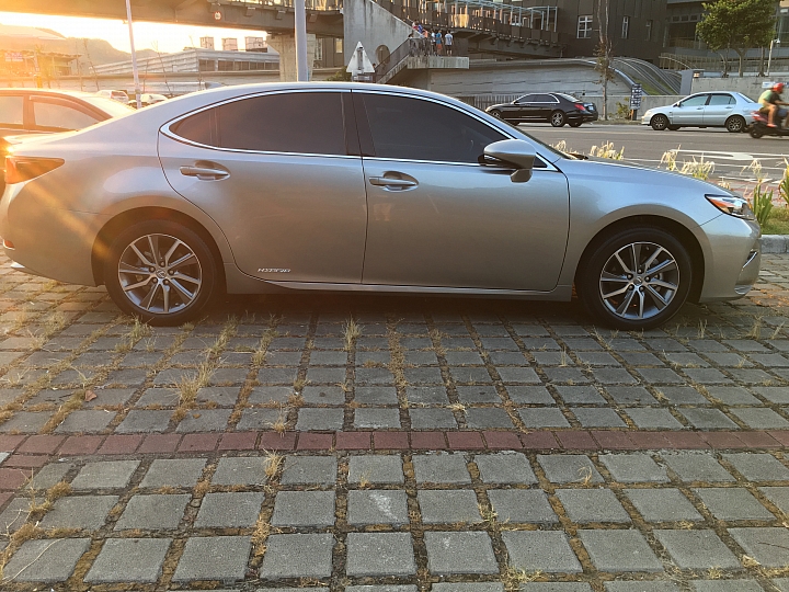 ES300h的開箱