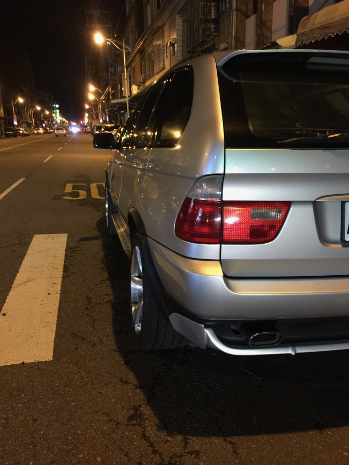 第一代X5 E53上20吋鍛造鋁圈也能蹦出新滋味~~~D1 SPEC