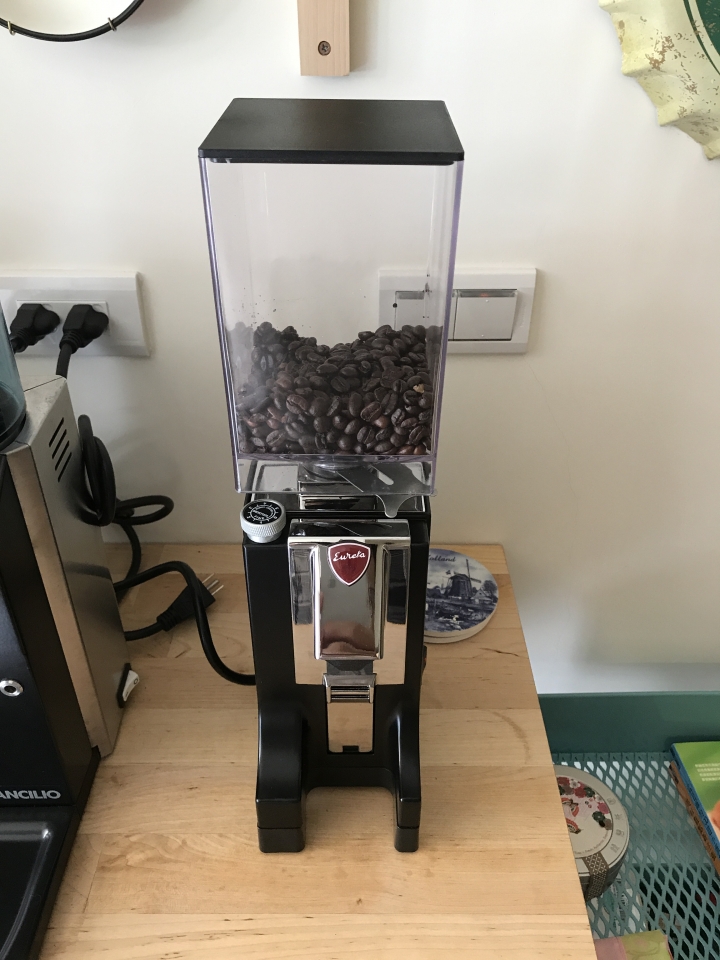 [分享文] Rancilio Silvia V5 + Rocky + Eureka Mignon