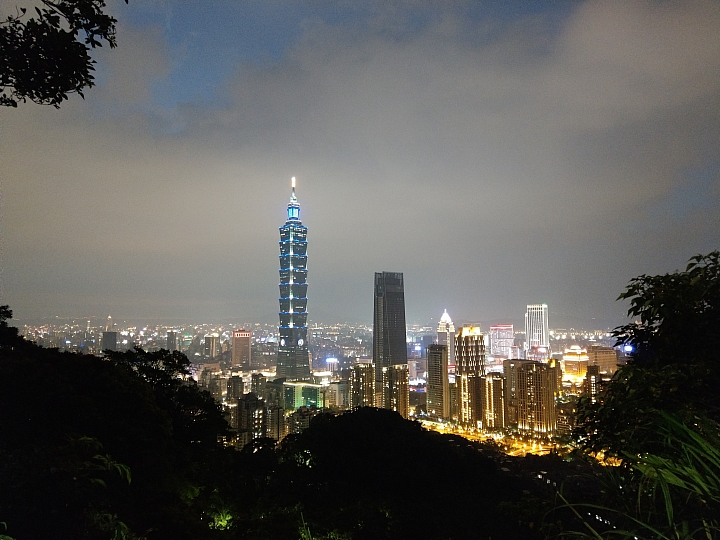 U11登象山 夕陽+夜景照片