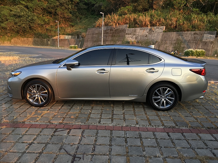 ES300h的開箱