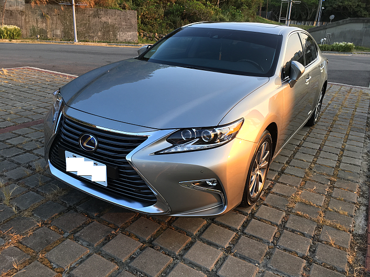 ES300h的開箱