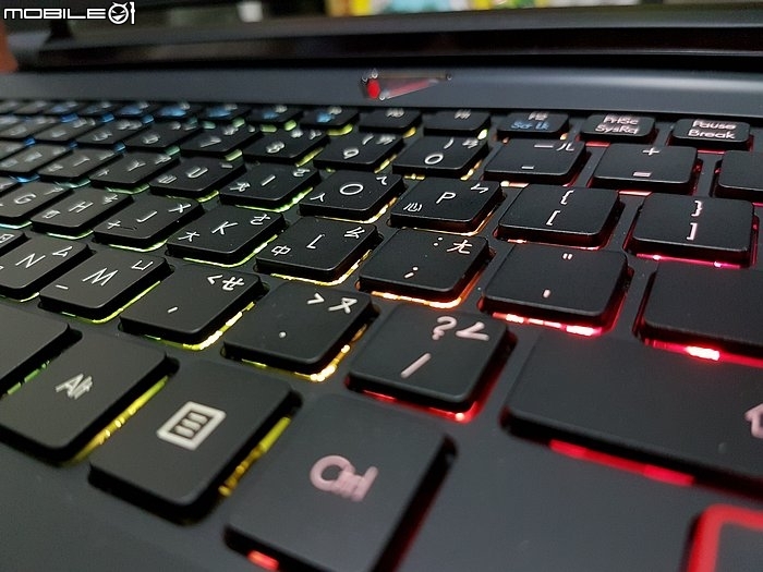 [開箱] 影音完美的17吋電競大筆電Predator 17X
