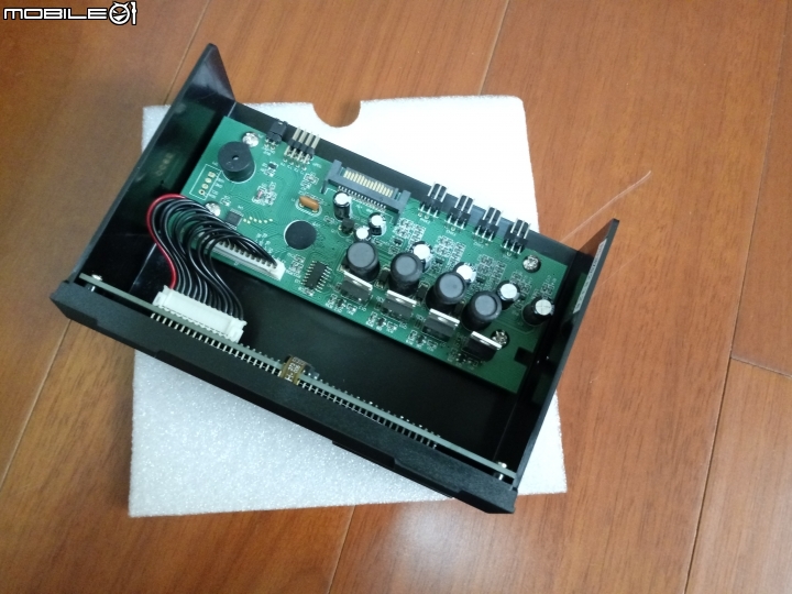 [開箱]精湛工藝 -----  REEVEN 4 Eyes Touch 風扇控制器