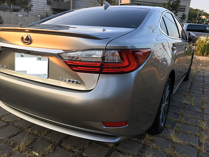 ES300h的開箱
