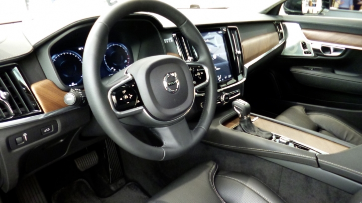 保養兼賞車 V90和V90CC