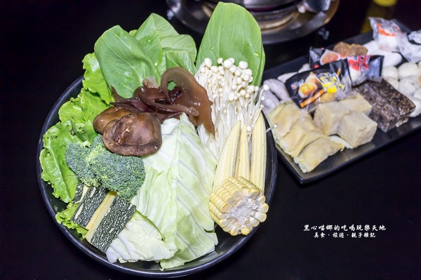 (邀稿)高雄前金︱饌麻辣頂級鴛鴦火鍋吃到飽父親節，吃麻辣鍋、喝啤酒、冰淇淋吃飽飽，父親節就決定這樣過！！