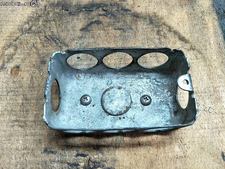 插座內鐵盒子都鏽蝕，造成脫落，怎麼辦？DIY自救分享
