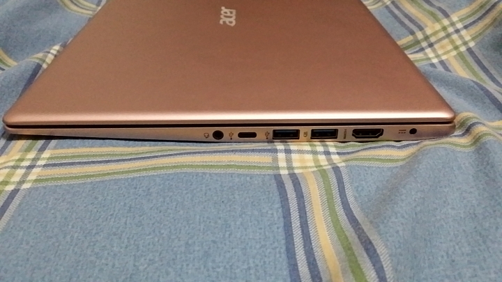 【小宅開箱】【閒聊】acer SF113-31-C380 簡易開箱(大學文書專用)