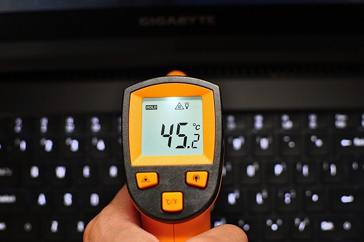 GIGABYTE Aero14(GTX 1050 Ti)，結合新技術，打造完美高效商務機