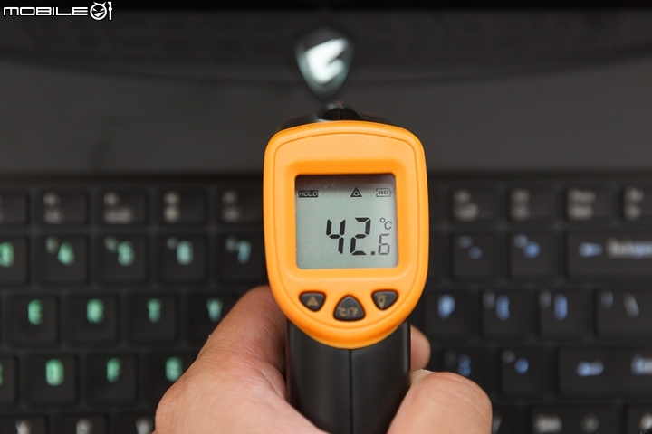 薄型機身 高階效能 AORUS X7 DT v7 電競筆電