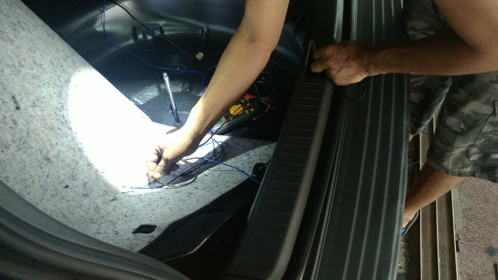 【MIO R58】行車紀錄器!!福特ESCAPE 2.3實測安裝!!進度:維修完成，重新安裝後正常運行
